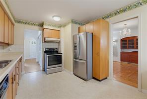1790 Denman St — listing photo 16 of 41