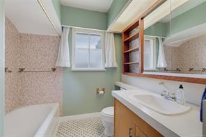 1790 Denman St — listing photo 19 of 41