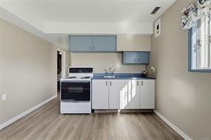 1790 Denman St — listing photo 27 of 41