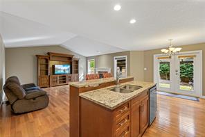 315 Crabapple Cres — listing photo 16 of 38