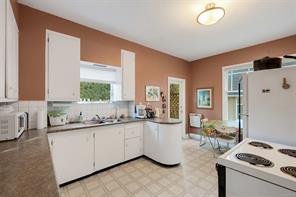 145 Beechwood Ave — listing photo 13 of 63