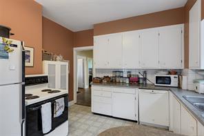 145 Beechwood Ave — listing photo 18 of 63