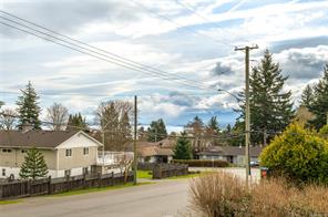 353 Aitken St — listing photo 22 of 51