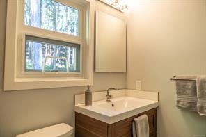 2701 Galley Cres — listing photo 13 of 35