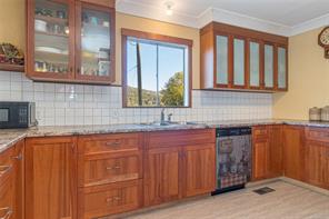 8258 Trans Canada Hwy — listing photo 36 of 68
