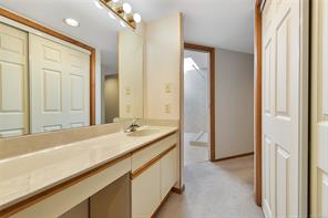 4404 Meadowood Pl — listing photo 14 of 40