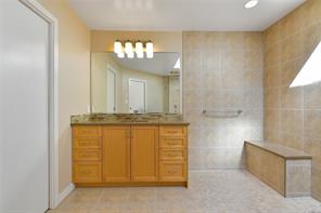 4404 Meadowood Pl — listing photo 15 of 40