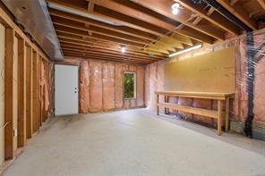4404 Meadowood Pl — listing photo 23 of 40