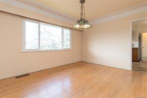 368 Gorge Rd — listing photo 20 of 50
