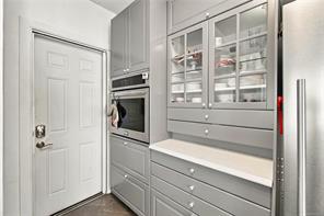 519 Duke St — listing photo 15 of 57
