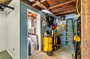 519 Duke St — listing photo 37 of 57