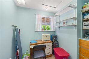 429 Davis Rd — listing photo 23 of 56