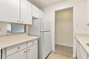 316-900 Tolmie Ave — listing photo 17 of 33