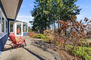 8698 East Saanich Rd — listing photo 15 of 32