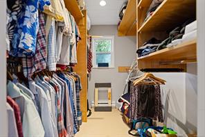 8698 East Saanich Rd — listing photo 17 of 32