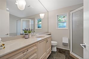 8698 East Saanich Rd — listing photo 18 of 32