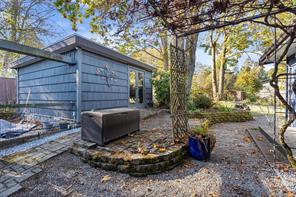 8698 East Saanich Rd — listing photo 24 of 32
