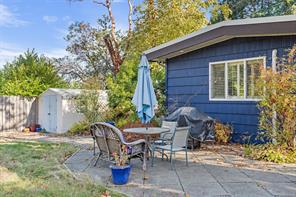 8698 East Saanich Rd — listing photo 27 of 32
