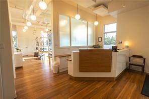 301 6545 Portsmouth Rd, Nanaimo