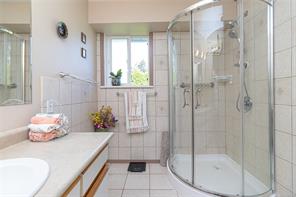 7453 Veyaness Rd — listing photo 18 of 43