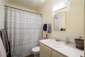 546 Linden Ave — listing photo 15 of 35