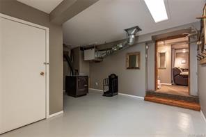 973 Island Hwy — listing photo 32 of 81