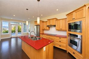 6086 Sterling Dr — listing photo 14 of 52