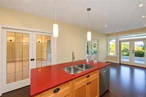 6086 Sterling Dr — listing photo 17 of 52
