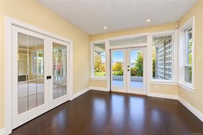 6086 Sterling Dr — listing photo 19 of 52