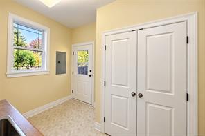 6086 Sterling Dr — listing photo 23 of 52