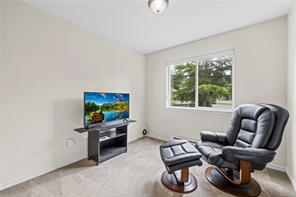 1024 Centre Cres — listing photo 17 of 52