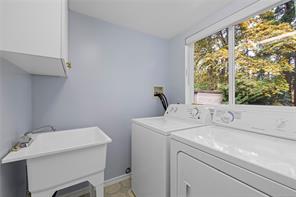 1024 Centre Cres — listing photo 29 of 52