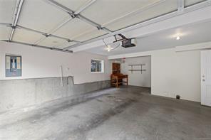 1024 Centre Cres — listing photo 30 of 52