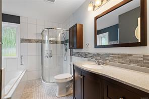 2447 Valleyview Pl — listing photo 14 of 21