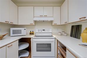 203-1120 Fairfield Rd — listing photo 15 of 29