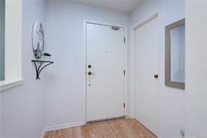 203-1120 Fairfield Rd — listing photo 21 of 29