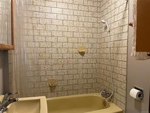 4818 Helen St — listing photo 15 of 27