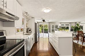 3061 Renfrew Rd — listing photo 14 of 80