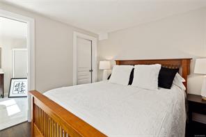 3061 Renfrew Rd — listing photo 27 of 80