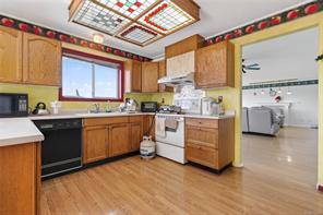 365 Panorama Cres — listing photo 17 of 76
