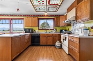 365 Panorama Cres — listing photo 18 of 76