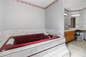 365 Panorama Cres — listing photo 30 of 76