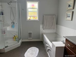 5890 Beaver Harbour Rd — listing photo 16 of 36