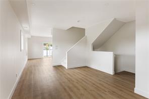 1-913 Dale St — listing photo 19 of 28