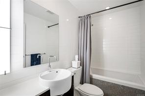 327-770 Fisgard St — listing photo 15 of 36