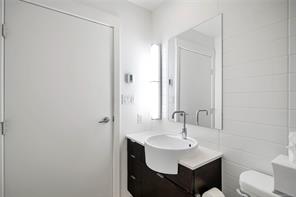 327-770 Fisgard St — listing photo 16 of 36