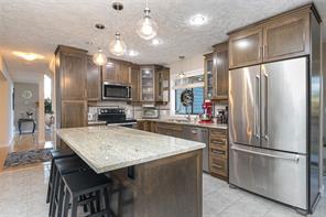 878 Denford Cres — listing photo 15 of 57