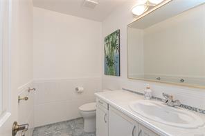 878 Denford Cres — listing photo 23 of 57