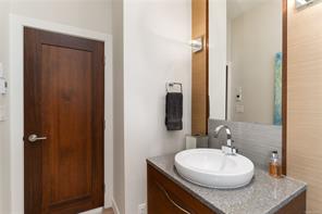 5039 Cordova Bay Rd — listing photo 25 of 71