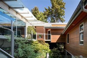 5039 Cordova Bay Rd — listing photo 58 of 71